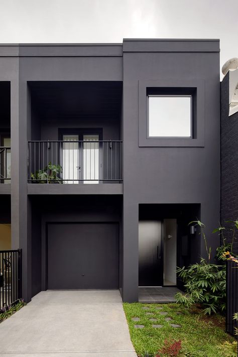 Black facade of Melbourne townhouse contrasts its white interiors Winter Architecture, House Minimal, Painted Brick Walls, Home Designs Exterior, Black Houses, Minimal House Design, White Cabinetry, Minimal Home, Minimalism Interior