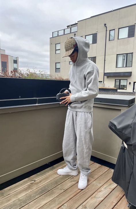 Men Tracksuit Outfit, Uk Street Style, Sweatsuit Outfit, Guys Fits, Drippy Outfit, Estilo Swag, Tracksuit Outfit, Drip Outfit Men, Trendy Boy Outfits