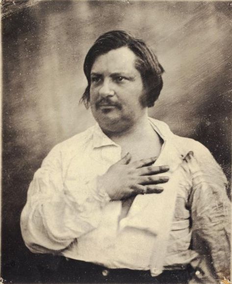 Photographie d'après le daguerréotype de Louis-Auguste Bisson, Portrait d'Honoré de Balzac, 1842, Paris, maison de Balzac Photographer Profile, Comparative Literature, Honore De Balzac, Writers And Poets, Person Of Interest, Philosophers, Interesting Faces, Historical Photos, Poets