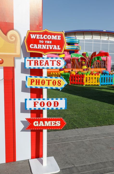 Carnival Birthday Theme, Circus Decor, Carnival Birthday Party Ideas, Carnival Booths, Circus Birthday Party Theme, Carnival Birthday Party Theme, Fall Carnival, Diy Carnival, Carnival Decorations