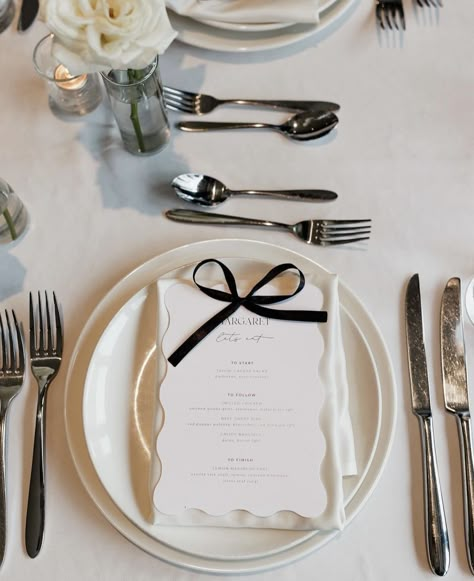 Wedding Table Decor No Plates, Silverware Placement On Table, Black And White Wedding Table Settings, Chic Fall Wedding, Wedding Ceremony Chairs, Gold Table Setting, White Table Settings, Wedding Reception Menu, Photography Storytelling