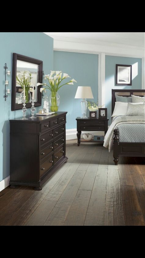 Dark furniture, blue walls, wood floors. I love this!!!! Dark Wood Bedroom Furniture, Dark Wood Bedroom, Dark Wood Furniture, Wood Bedroom Furniture, Brown Furniture, Wooden Floors, Black Furniture, Wood Bedroom, Design Del Prodotto