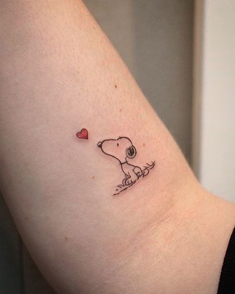 Sweet Couple Got A Snoopy Matching Tattoo ..thanks 0B1 Darkside Tattoo, Snoopy Tattoo, Anklet Tattoos, Cute Tiny Tattoos, Cute Small Tattoos, Wrist Tattoos For Women, Matching Tattoo, Nail Photos, Baby Tattoos