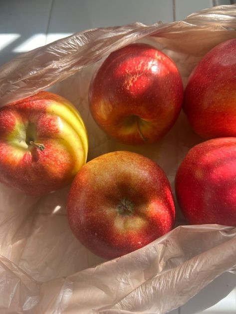 Apples Aesthetic Fruit, Apple Fruit Aesthetic, Apple Aesthetic Fruit, Apples Aesthetic, Jacks Ouabh, Lady Aphrodite, Apple Aesthetic, Apple Core, Stephanie Garber