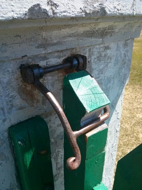 Gate latch Gate Latch Ideas, Metal Fence Gates, Gate Locks, Farm Gate, Blacksmith Projects, Gate Latch, Farm Fence, Metal Fence, Iron Work