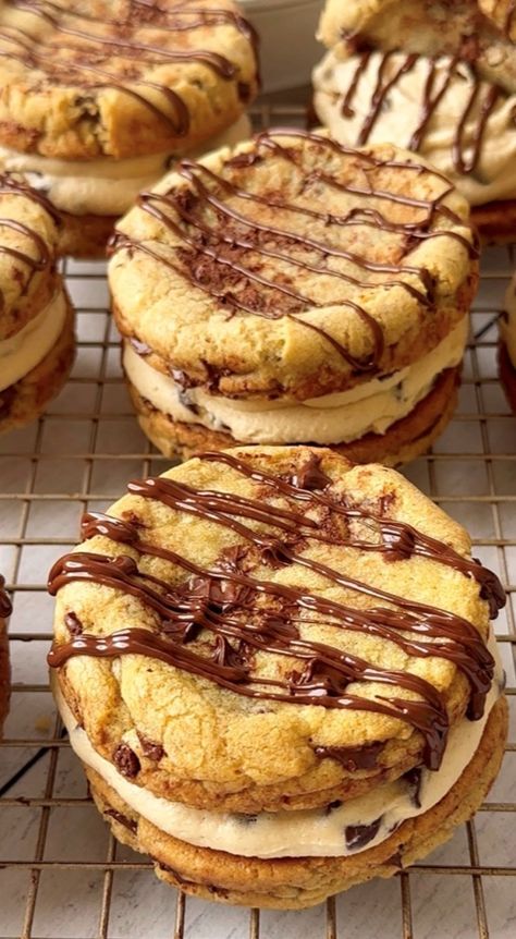 COOKIE SANDWICH Cookie Dough Frosting, Cookie Sandwich Recipes, Large Cookies, Sweet Monkey, Cookie Sandwich, Ultimate Cookies, Powder Sugar, Edible Cookies, Edible Cookie Dough