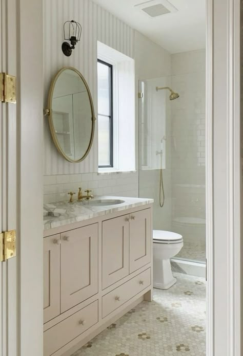 Feminine Bathroom Ideas Master Bath, Modern Blush Bathroom, Eye For Pretty Bathroom, Bathroom Decor Girly Interior Design, Pastel Bathroom Cabinet, Light Pink Bathroom Ideas Master Bath, Light Pink Master Bath, Traditional Pink Bathroom, Pale Pink Bathroom Vanity