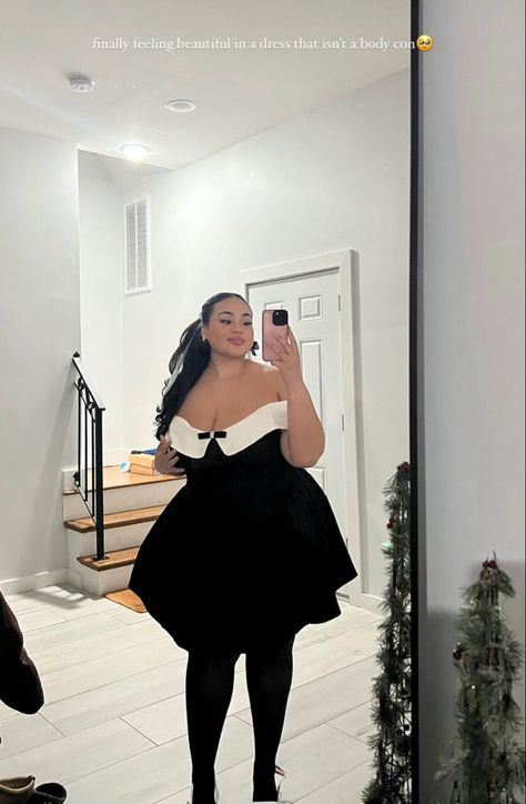 Dark Feminine Aesthetic Plus Size, Plus Size Christmas Outfit Party, Gorditas Aesthetic, Foto Birthday, Plus Size Going Out Outfits, Plus Size Aesthetic Outfits, Plus Size Black Dress, Thirty Flirty And Thriving, Plus Size Baddie