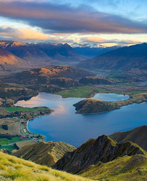 Inspirational Landscapes, New Zealand Lakes, Wanaka New Zealand, Lake Wanaka, Beautiful New Zealand, Visit New Zealand, New Zealand South Island, Country Retreat, Big Cities