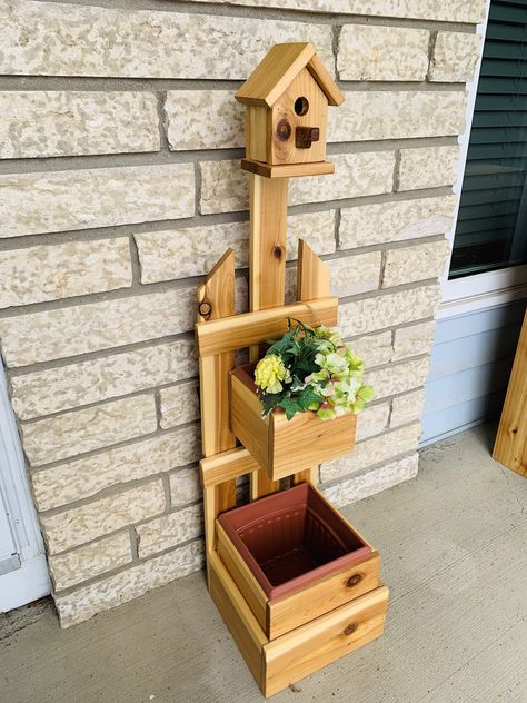 Diy Deck Planters, Fence Picket Planter Boxes, Scrap Wood Projects Diy Easy, Small Scrap Wood Projects Diy, Homework Station Ideas, Small Scrap Wood Projects, Diy Homework Station, Hanging Planter Boxes, Crafts Upcycling