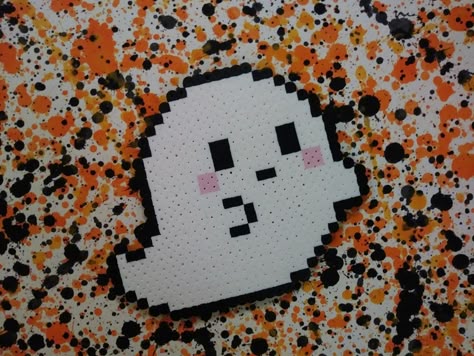 Ghost Perler Bead Patterns, Cute Halloween Perler Bead Patterns, Perler Bead Ghost, Ghost Perler Beads, Halloween Perler, Hamma Beads Ideas, Easy Perler Bead Patterns, Pixel Beads, Melty Bead Patterns