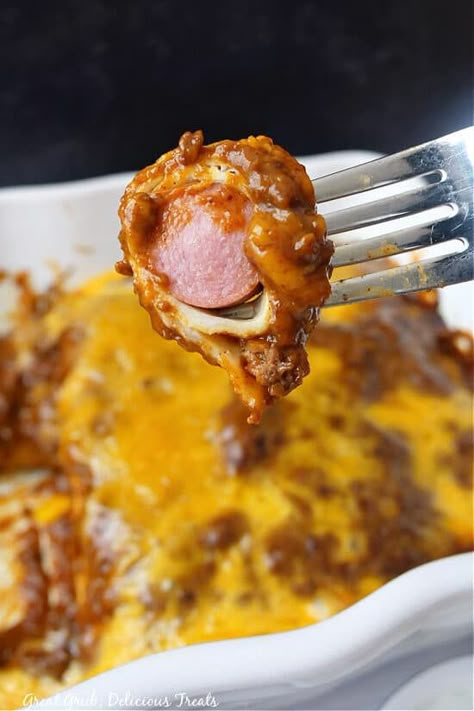 Chilli Cheese Dog Casserole, Chilli Dog Casserole, Chili Dog Recipe, Tortilla Roll Up, Hot Dog Pasta, Chilli Cheese Dogs, Chili No Beans, Chili Cheese Hot Dog, Hot Dog Casserole