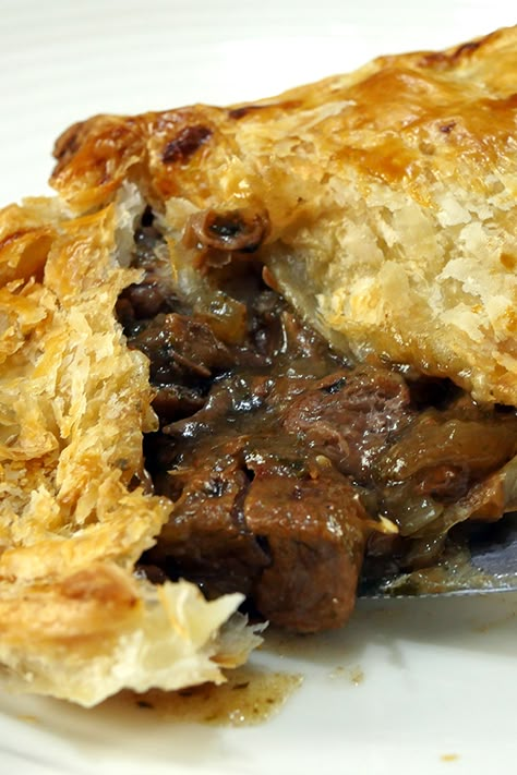 A hearty slow cooker steak pie filling that's packed with flavor. Slow Cooker Steak Pie, Steak Pie Recipe, Beef And Mushroom Pie, Beef And Mushrooms, Steak Pie, Slow Cooker Steak, Meat Pie Recipe, Beef Pies, Mushroom Pie