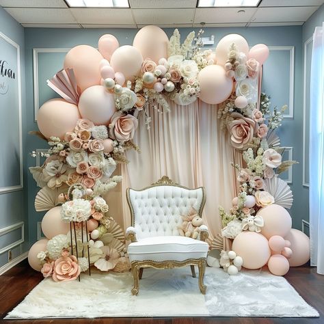 ✨🌸 Wow your guests and honor your VIP with our breathtaking floral and balloon backdrop! 🎉🎈 Whether it's a birthday celebration, bridal shower, or corporate event, our custom designs will add a touch of glamour to any occasion. Pin now to inspire your event decor! #EventPlanning #GuestOfHonor #FloralBackdrop #BalloonArtistry ✨🌸 Birthday Backdrops Ideas, Floral And Balloon Decor, Balloon Decorations For Weddings, Bridal Shower Design Decor, Quince Balloon Arch, Baby Shower Floral Backdrop, Balloon Designs Decoration, Debut Backdrop Ideas, Flower And Balloon Backdrop