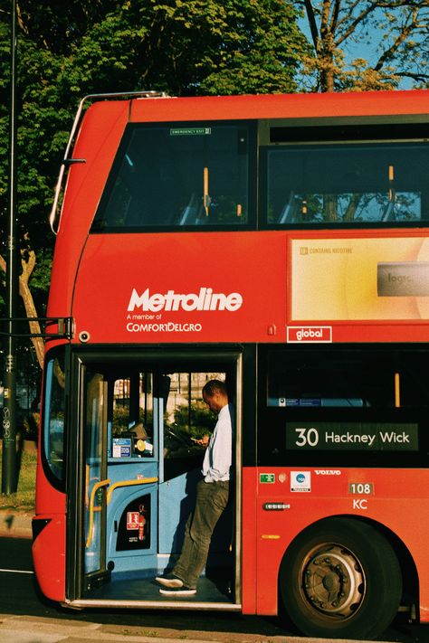 #TFL #london #redbuses #hackneywick #marblearch #centrallondon #city #35mm #35mmphotography London In The 70s, London Bus Aesthetic, Bus Concept, Marble Arch, 35mm Photography, Red Bus, London Bus, Bus Driver, Vintage London