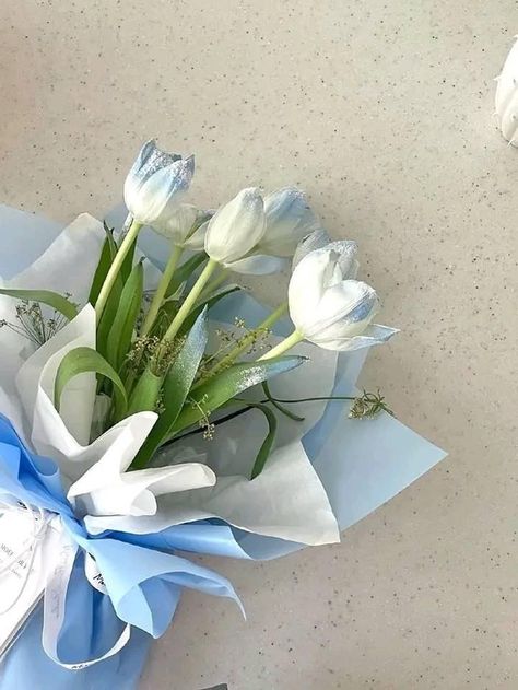 Blue Flowers Bouquet, Blue Flower Wallpaper, Baby Blue Aesthetic, Light Blue Aesthetic, Flowers Vector, Blue Aesthetic Pastel, Blue Tulips, Light Blue Flowers, Flowers Bouquet Gift