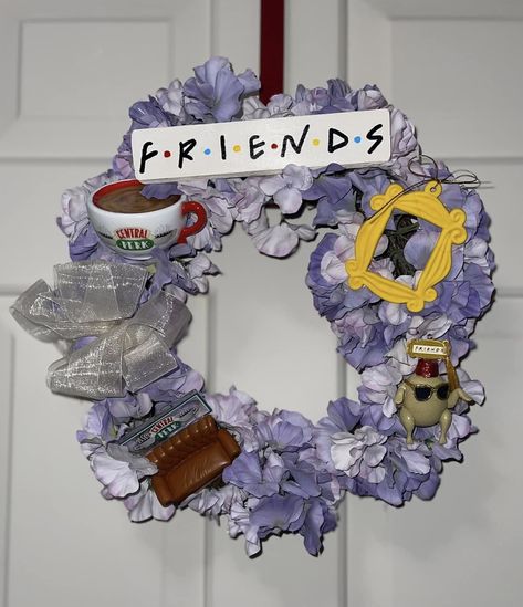 Friends Tv Show Wreath, Friends Wreath, Sunday School Rooms, Barbie Collector Dolls, Handmade Christmas Crafts, Friends Diy, School Room, Wreaths Diy, Room Redo