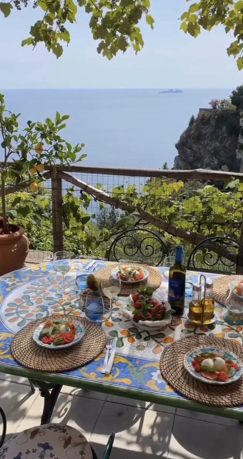 Italy Coast, Coastal Mediterranean, Living La Dolce Vita, France Holiday, Luciano Pavarotti, The Europe, Amazing Food Decoration, Picnic Decorations, Positano Italy