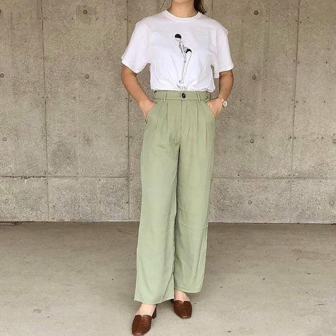 Mint Green Pants, Pastel Pants, 2025 Color, Green Pants Outfit, Nature Outfits, Pastel Mint Green, Sweet Flowers, Beige Shirt, Nature Vintage