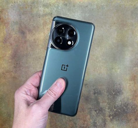 REVIEW – Last year, I had the privilege of reviewing my first OnePlus phone, the OnePlus 10 Pro, and now over one year later, they have sent me their latest flagship phone, the OnePlus 11 5G. The 10 Pro wasn’t enough to make me want to switch to it from an iPhone as my daily … OnePlus 11 5G smartphone review – The first Android phone that makes me want to ditch my iPhone Read More Oneplus Phone, Oneplus Mobile, Journal App, Oneplus 10 Pro, One Year Later, Oneplus 11, Personal Things, Fingerprint Reader, Cool Accessories