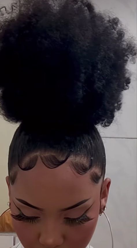 Sleek Edges Natural Hair, Black Person Pfp Irl, Slick Puff On 4c Hair, Blowed Out Hair, Hair Styles Blonde, Afro Puff Hairstyles, Puff Hairstyles, Puffy Hair, Natural Hair Bun Styles