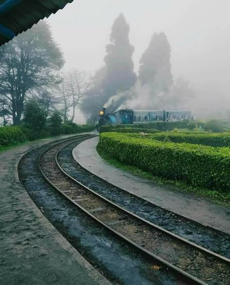 The Darjeeling Himalayan Railway, also known as the DHR or the Toy Train, is a 2 ft gauge railway that runs between New Jalpaiguri and Darjeeling in the Indian state of West Bengal. Built between 1879 and 1881, it is about 88 km long. Winter In India, Mera Bharat Mahan, Enfield Himalayan, Heritage Railway, Travel Infographic, Scenic Travel, India Photography, Vision Board Photos, Darjeeling