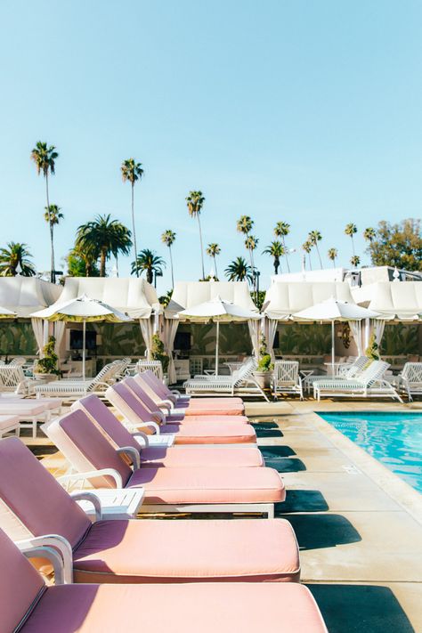 Which is the hotel in Hollywood Netflix Series? - The Hotel Trotter Beverly Hills Hotel Wallpaper, Beverly Hills Aesthetic, Hills Aesthetic, Pool Club, Beverly Hills Mansion, Beverly Hills Houses, Hotel Party, Mansion Floor Plan, Sunset Boulevard