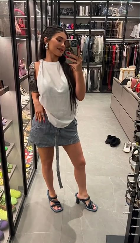 Stylizacje Kylie Jenner, Kylie Outfits, Kylie Jenner Outfits Casual, Look Kylie Jenner, Estilo Kardashian, Looks Kylie Jenner, Trajes Kylie Jenner, Holmby Hills, Kylie Jenner Look