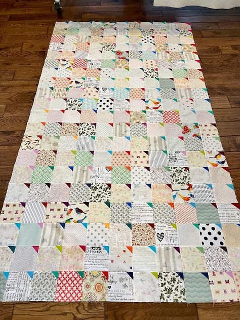 Quick And Easy Quilts Patterns Free, Scrap Quilts Patterns Leftover Fabric Simple, Scrap Quilt Patterns Free Simple, Low Volume Quilts Ideas, Fast Quilt Patterns, Scrap Quilts Ideas, Low Volume Quilts, Square In A Square Quilt, All People Quilt