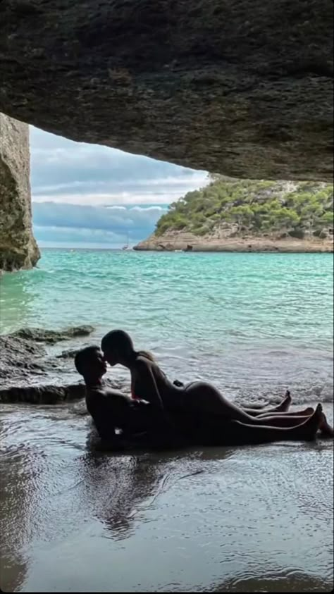 BVI2023 + Private Beach = Memories 🥰😘 Honeymoon Ideas Romantic, Romantic Beach, Goals Pictures, Couple Beach, Love Club, Photo Couple, Jolie Photo, Cute Relationship Goals, Couples Goals