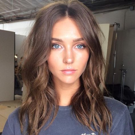 . Hair Color Brush, Rambut Brunette, Crazy Eyes, Long Brown Hair, Trending Hairstyles, Hair Envy, Shoulder Length Hair, Light Brown Hair, Brown Hair Colors