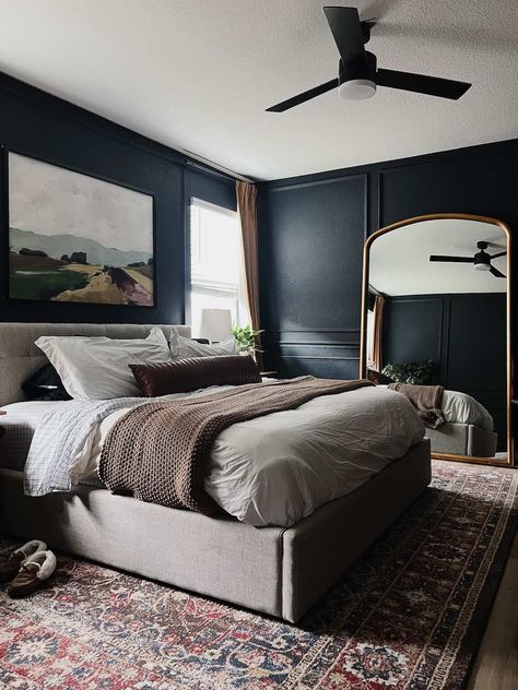 Dark and cozy bedroom with wall trim Charcoal Master Bedrooms Decor, Dark Charcoal Bedroom Walls, Charcoal Bedroom Walls, Charcoal Accent Wall Bedroom, Black Master Bedrooms Decor, Charcoal Bedroom, Bedroom Inspirations Master, Bedroom Decor Dark, Moody Bedroom