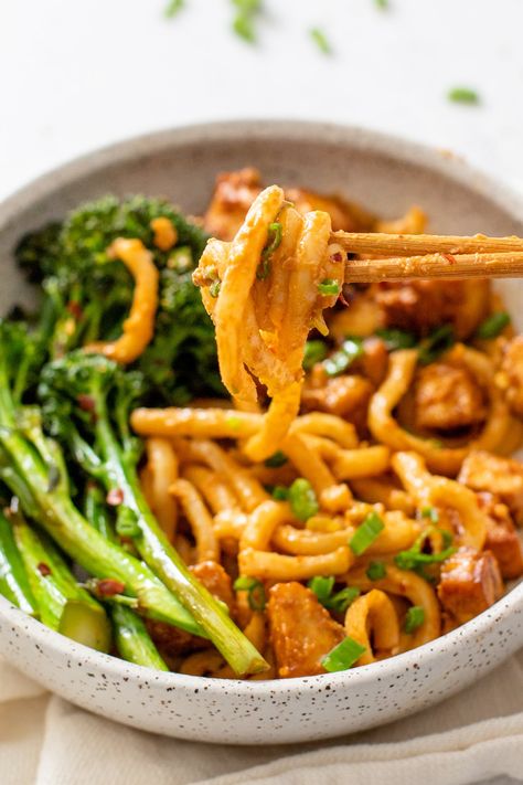 Spicy Peanut Udon Noodle Bowls - This Savory Vegan Peanut Udon, Saucy Noodles, Vegan Lunches For Work, Crispy Baked Tofu, Udon Noodles Recipe, Homemade Dressings, Udon Noodle, Healthy Vegan Dinner, Meat Meals