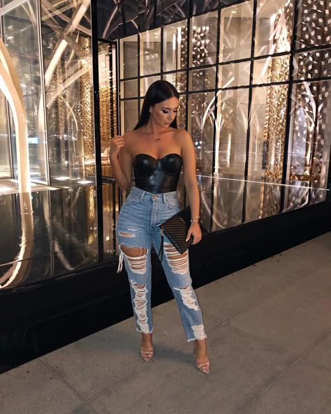 RUBY FAIRS on Instagram: “Isa A Vibe @missyempire bustier 👌🏼💕shop via my story ✨ad” Outing Outfit, Boujee Outfits, Out Outfits, Night Out Outfit, Jeans Rock, Going Out Outfits, Baddie Outfits Casual, Girly Outfits, Night Outfits