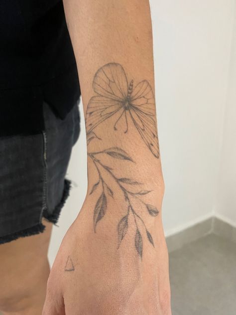 Plus Size Hip Tattoo, Hip Tattoo, Leaf Tattoos, Future Tattoos, Maple Leaf Tattoo, I Tattoo, Flower Tattoo, Plus Size, Tattoos