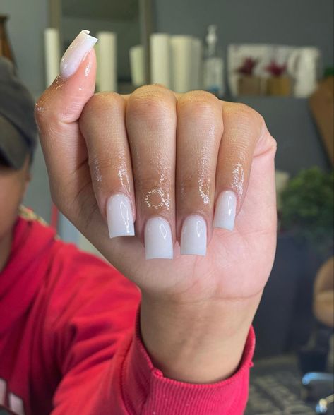 Short Creamy White Nails, Plain Arcrliyic Nails, Powder White Acrylic Nails, Creamy White Nails Acrylic, Medium Length White Nails, Shorties Nails Square Spring, All White Acrylic Nails, Milk White Acrylic Nails, Milky White Short Nails