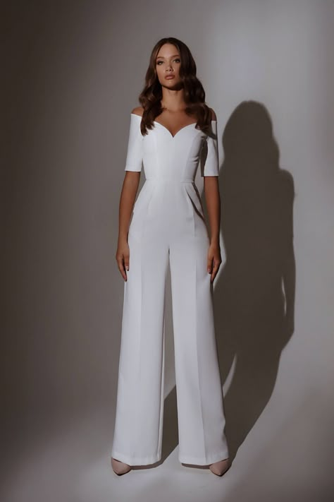 Model parameters: height 178cm | chest - 86 | waist - 64 | hips - 90 White Theme Party Outfit, White Jumpsuit Formal, Graduation Outfits For Women, Jumpsuits Classy, Graduation Dresses Long, Grad Outfits, Bridal Wardrobe, Classy Jumpsuit, Civil Wedding Dresses