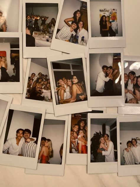 Aesthetic Polaroids, Polaroid Instax, Squad Pictures, Friends Cute, Instax Photos, Christian Yu, Friends Moments, Best Friends Aesthetic, Polaroid Pictures