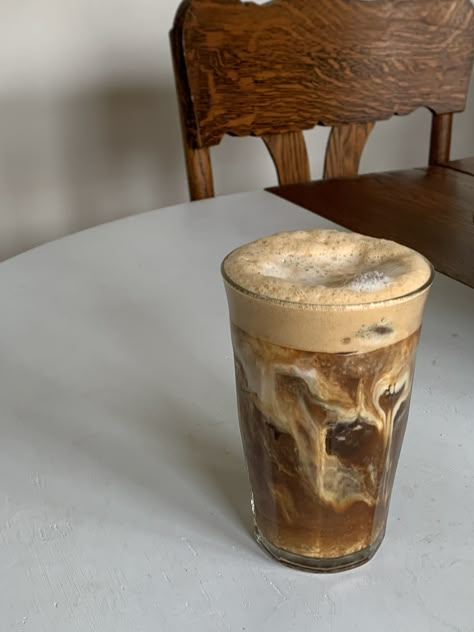 Homemade iced brown sugar oatmilk shaken espresso Homemade Coffee Aesthetic, Brown Sugar Aesthetic, Colleen Core, Iced Espresso Drinks, Iced Shaken Espresso, Brown Sugar Oatmilk Shaken Espresso, Tay Core, Brown Sugar Shaken Espresso, Barista Recipe