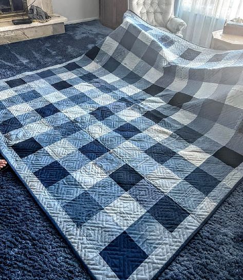 Jean Quilt Ideas, Buffalo Plaid Quilt, Denim Rag Quilt, Denim Quilt Patterns, Blue Quilt Patterns, Denim Blanket, Blue Jean Quilts, Jean Quilt, Denim Crafts Diy