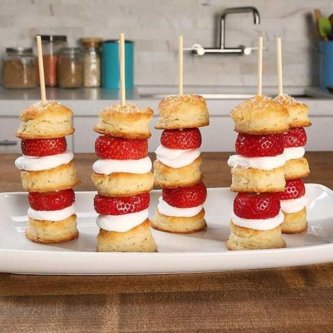 Dessert Skewers, Strawberry Shortcakes, 4th Of July Cake, Strawberry Dessert Recipes, Strawberry Shortcake Recipes, Shortcake Recipe, Sweetened Whipped Cream, Sprinkle Cake, Pastry Blender