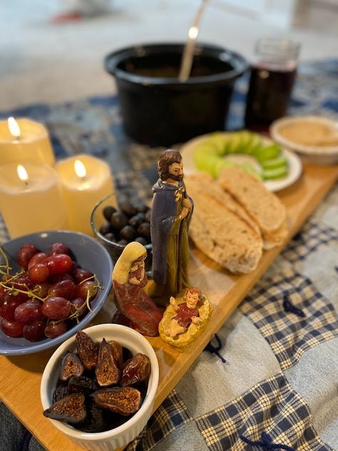 Shepherd's Dinner, Bethlehem or Jerusalem Dinner, for Christmas (plant-based) • Dinner For Christmas, Lentil Vegetable Soup, Traditional Christmas Dinner, Great Dinner Ideas, Homemade Pita Bread, Stuffed Grape Leaves, Christmas Eve Traditions, Breakfast Specials, Homemade Sourdough Bread