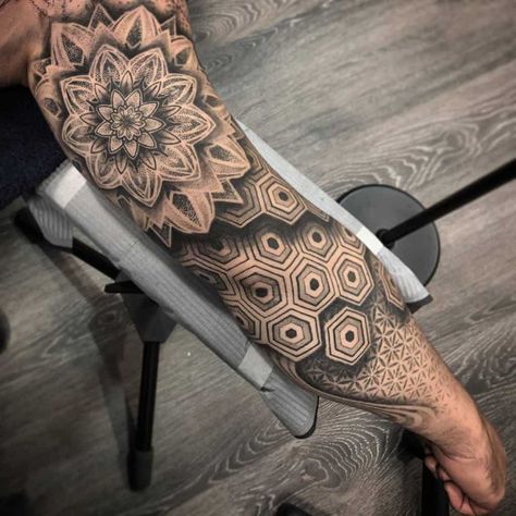 Blended Tattoo Sleeve, Geometric Filler Tattoo Patterns, Line Filler Tattoo, Geometric Gap Filler Tattoo, Shading Ideas For Tattoos, Tattoo Filler Designs, Gap Filler Tattoo Design, Tattoo Space Filler Ideas, Tattoo Shading Ideas Backgrounds