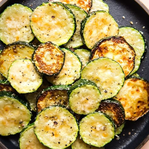 Parm Zucchini, Bbq Zucchini, Parmesan Roasted Zucchini, Sauteed Zucchini Recipes, Oven Roasted Zucchini, Quick Easy Side Dishes, Zucchini Rounds, Sautéed Zucchini, Zucchini Recipes Baked