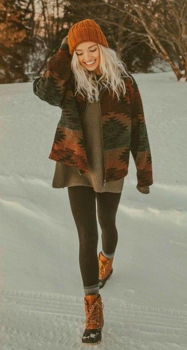 Stile Hippie Chic, Winter Outfits 2019, Boho Fashion Winter, Boho Winter Outfits, Bohemian Winter, Look Boho Chic, Boots And Leggings, Winter Dress Outfits, Winter Boho