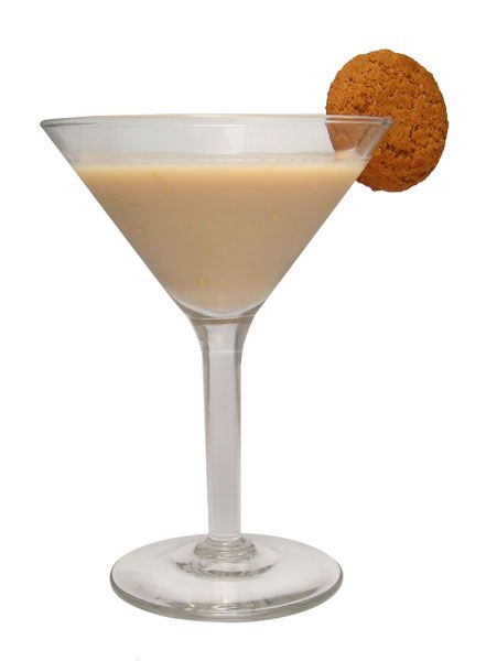 Gingerbread Drink Recipe, Caramel Cocktail, Apple Martini Recipe, Holiday Party Drinks, Caramel Apples Recipe, Christmas Drinks Alcohol, Chocolate Wafer Cookies, Caramel Vodka, Yummy Cocktails