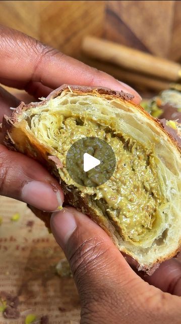 Pistachio Cream Filled Croissant, Croissant Recipe Stuffed, Recipes Using Croissants, Croissants Recipes, Chocolate Baking Recipes, Pistachio Sauce, Pretzel Pizza, Cream Puff Pastry, Crossant Recipes