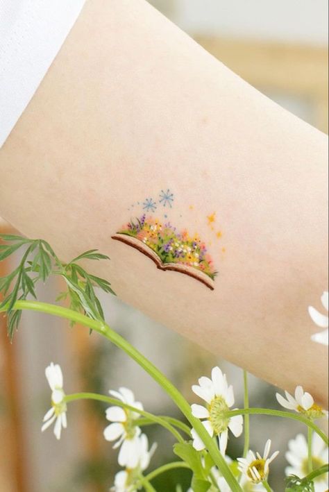 Colourful Tattoo Ideas, Colorful Tattoo Ideas, Colourful Tattoo, Small Colorful Tattoos, Colorful Tattoo, Tatuaje A Color, Tattoo Videos, Book Tattoo, Dainty Tattoos