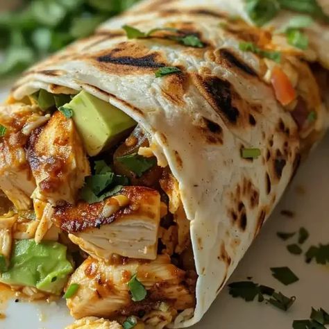 Chicken Avocado Wrap - Better Homebase Filling For Wraps, Chicken Avacacado Wraps, Chicken Avocado Recipes, Chicken And Avocado Recipes, Dinner With Avocado, Avocado Chicken Wrap, Chicken Wrap Ideas, Chicken Wraps Easy, Avocado Wrap Recipes