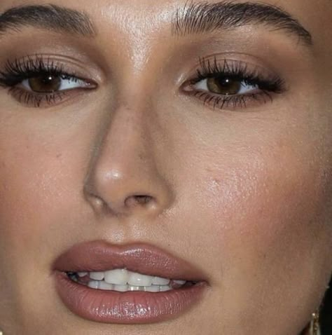 Hailey Bieber Makeup, Sunkissed Makeup, Natural Glowy Makeup, Event Makeup, Smink Inspiration, Makeup Is Life, Dope Makeup, Edgy Makeup, Style Instagram